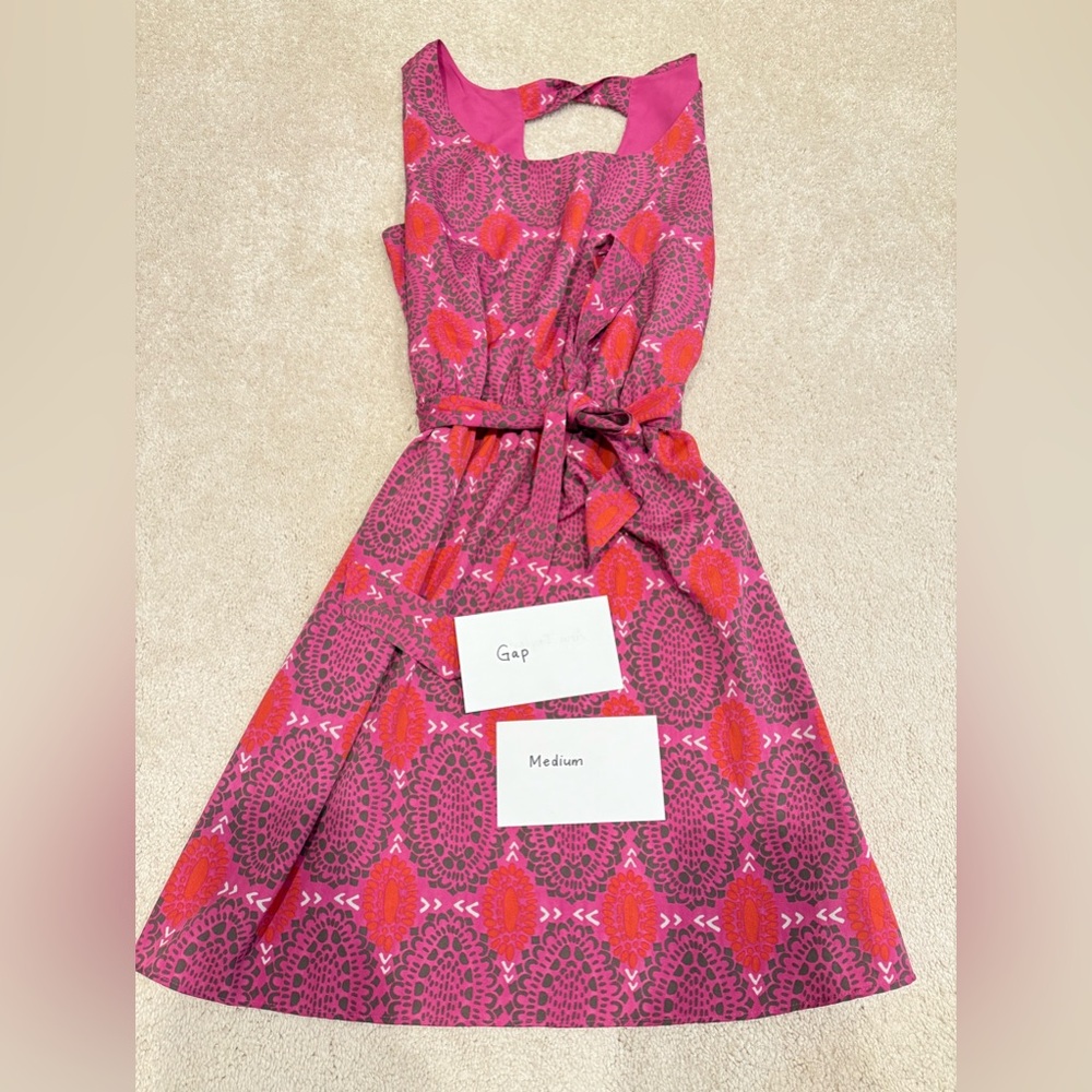 USED Old Navy and Gap dresses and sweater